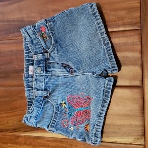 🍭5 for $15 3T shorts